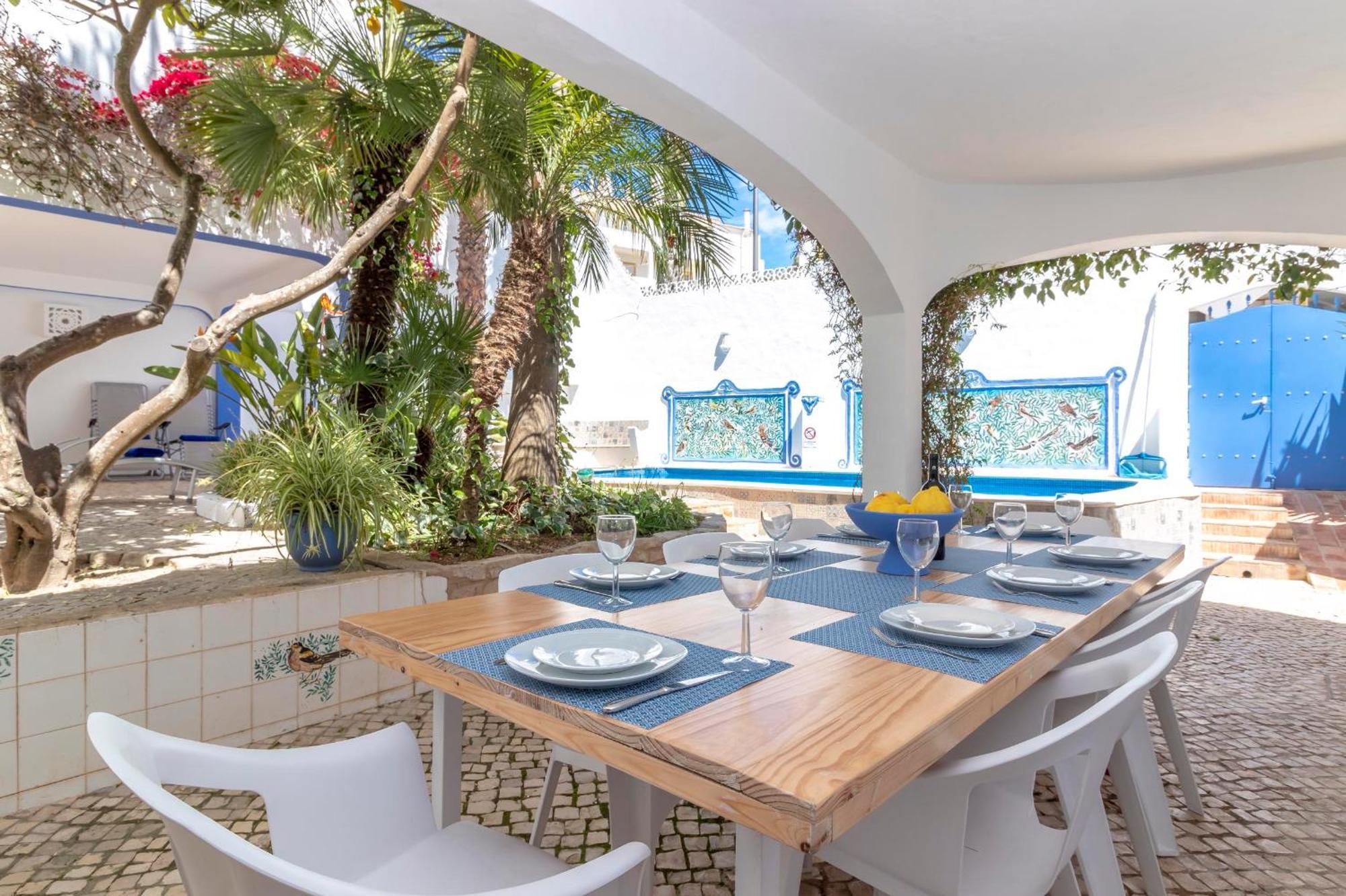 Villa Oasis Hidden Gem Heart Of Village Pool Courtyard